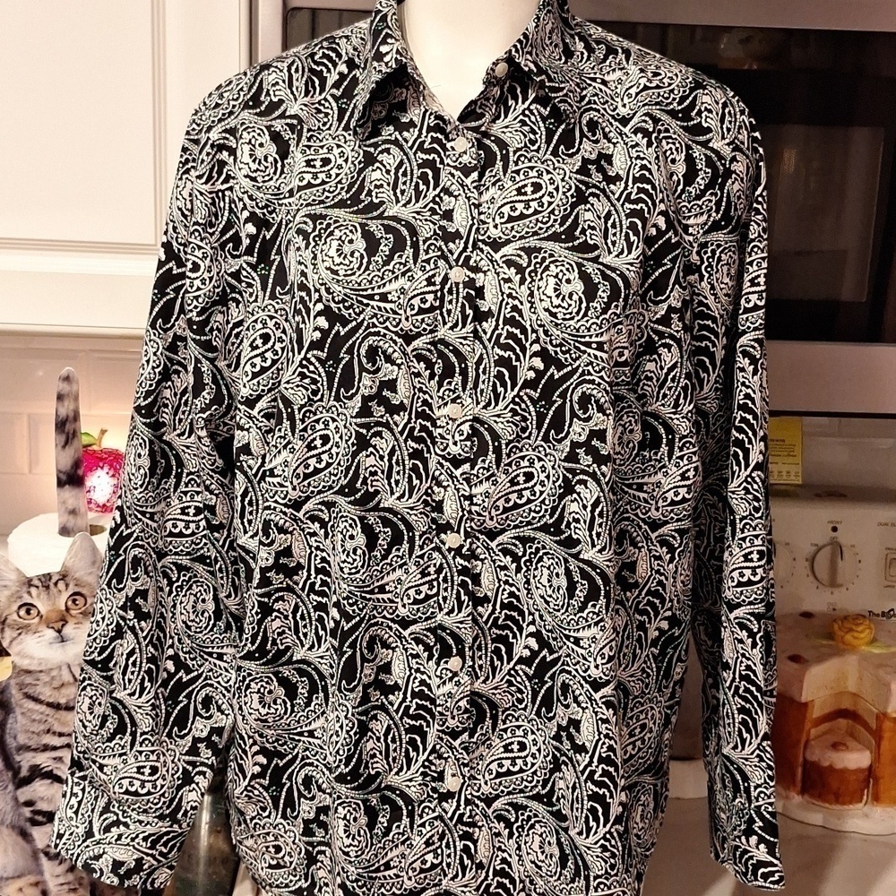 A womens Chaps long sleeve button down no iron plus size top 1X. EUC